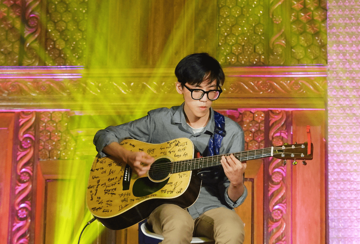 Khoảnh khắc biểu diễn