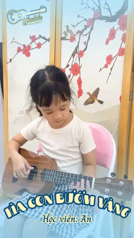 Ảnh bìa video Kìa con bướm vàng của Ukulele Academy