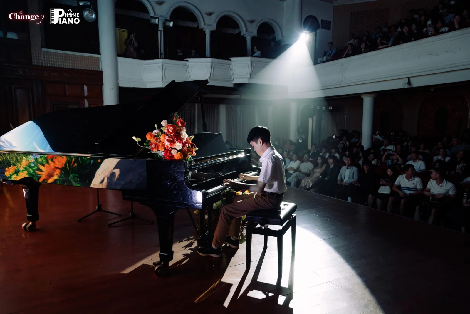 Tiết mục biểu diễn Piano trên sân khấu của Piano Home