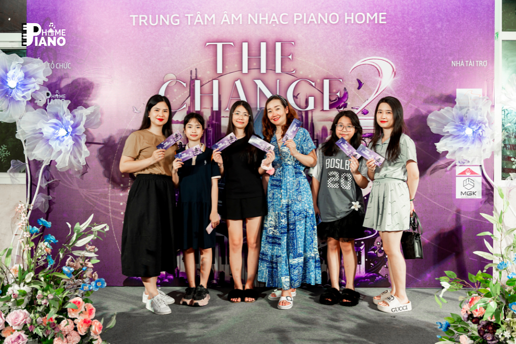 Đêm nhạc The Change 2 do Voice Academy đồng tổ chức diễn ra thành công tốt đẹp