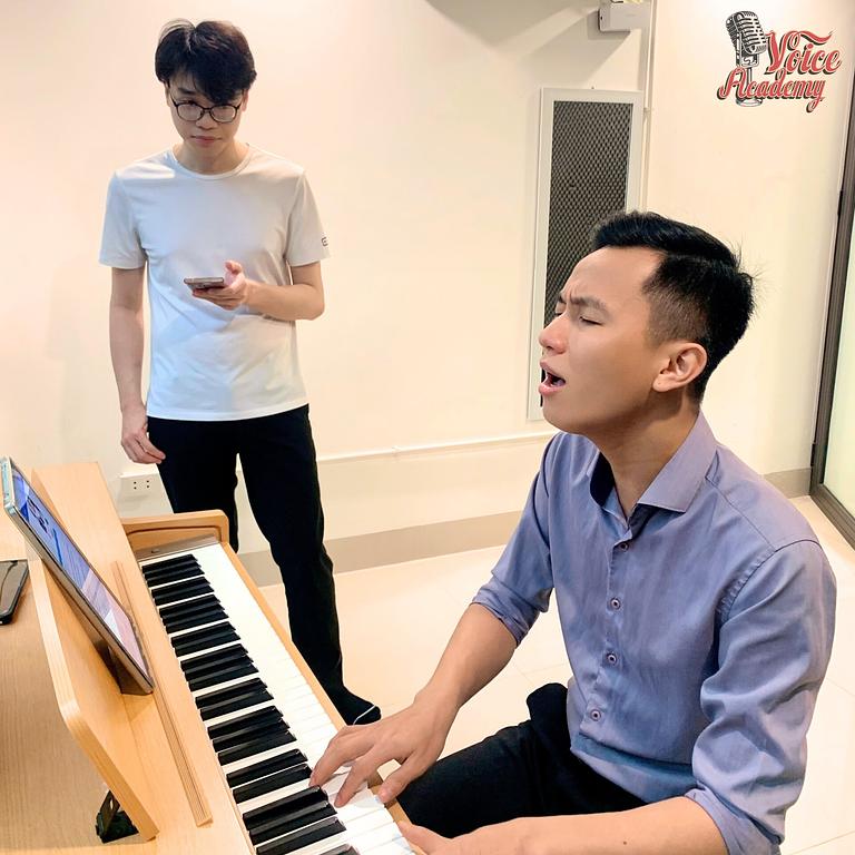 Tạ Anh Tuấn – Người thầy dạy hát độc nhất của Voice Academy Trần Quốc Vượng