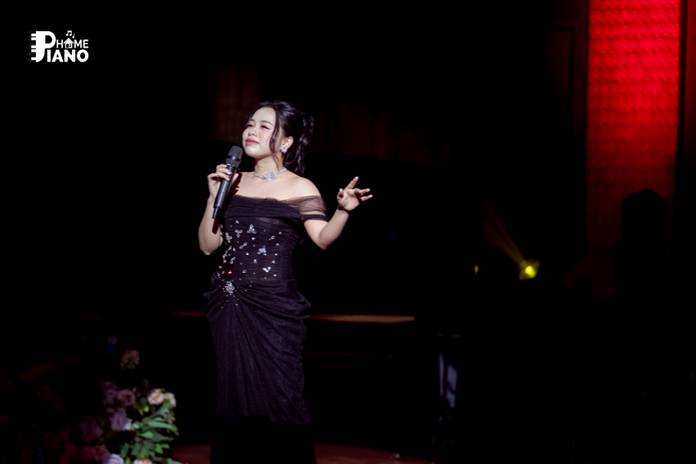 Đêm nhạc The Change 2 do Voice Academy đồng tổ chức diễn ra thành công tốt đẹp