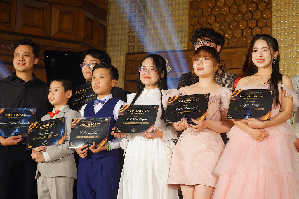 SỰ TRỞ LẠI CỦA THE CHANGE 2024