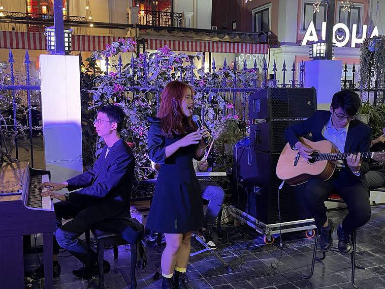 Christmas Live Music- La Tropica