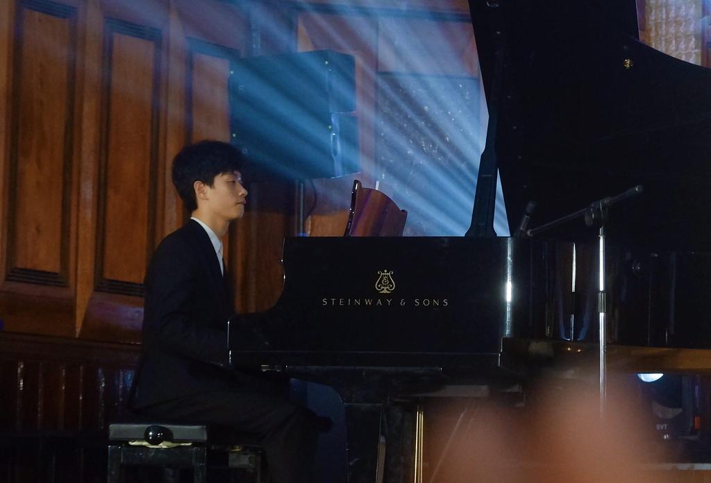 5 BÍ QUYẾT TỰ TIN BIỂU DIỄN PIANO TRÊN SÂN KHẤU