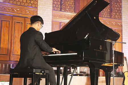 5 BÍ QUYẾT TỰ TIN BIỂU DIỄN PIANO TRÊN SÂN KHẤU