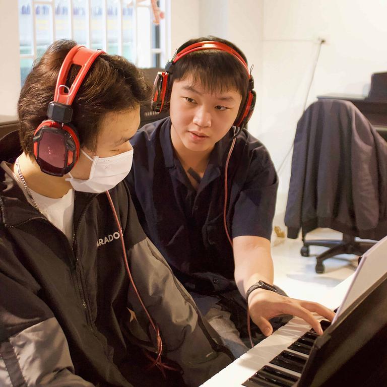 GIÁO VIÊN PIANO TRUNG DŨNG - 9 NĂM TRUYỀN LỬA ĐAM MÊ  ÂM NHẠC