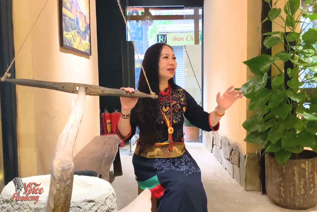 Cô Học viên Vân Nhi và giọng hát lay động lòng người qua ca khúc “Từ trên đỉnh núi”