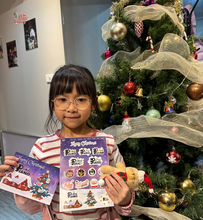 Không Khí Giáng Sinh Ấm Cúng Tại Voice Academy 2025