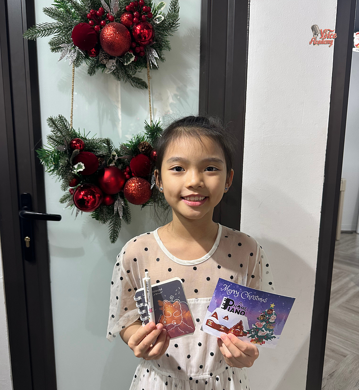 Không Khí Giáng Sinh Ấm Cúng Tại Voice Academy 2025