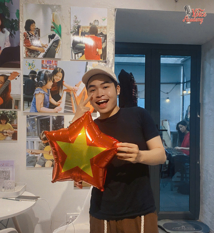 Hát Lên Niềm Tự Hào Việt Nam Cùng Voice Academy