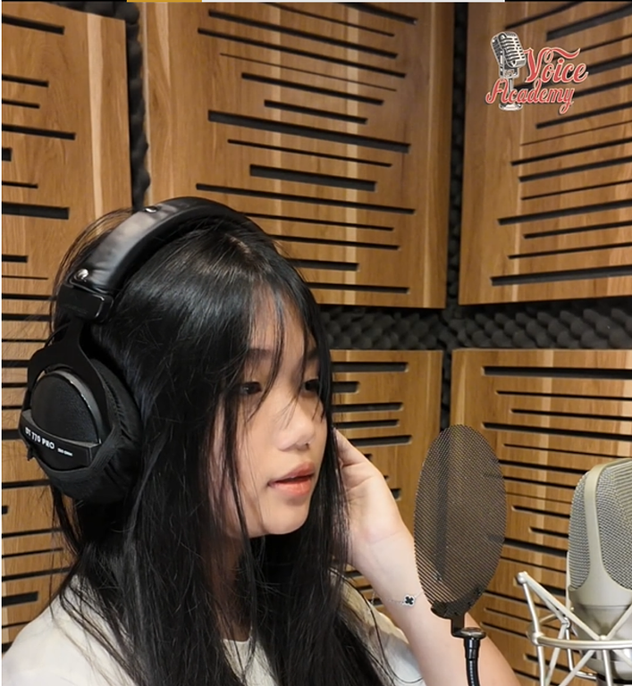 [Trải Nghiệm Kết Thúc Khóa Học Tại Voice Academy] Thu Âm Tại Studio – Ghi Dấu Hành Trình Cải Thiện Giọng Hát